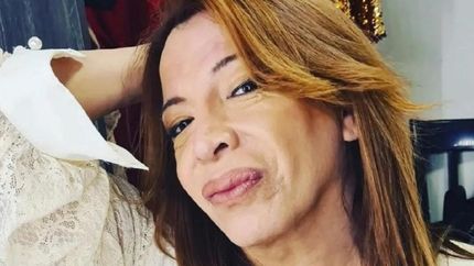 Lizy le puso onda a su look.
