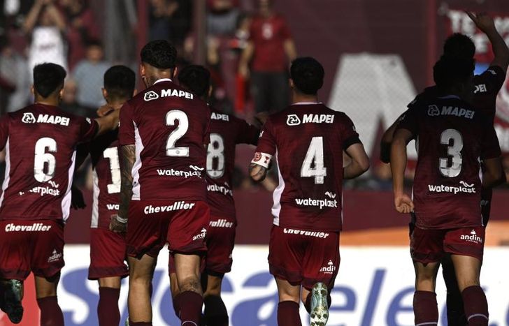 Todos quieren abrazar a Dylan Aquino.