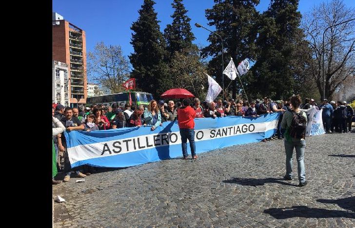 Los empleados tomaron el martes la sede del Ministerio de Economía.