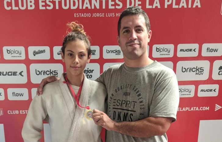 Delfina Gonzalía fue campeona en el torneo de judo organizado en Estudiantes de La Plata.