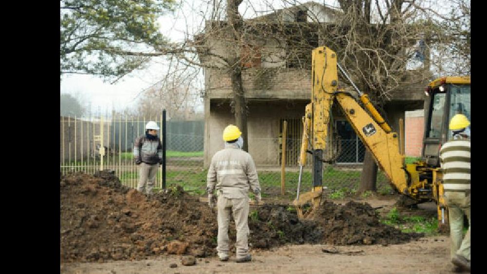 Extienden la red de cloacas en El Jagüel