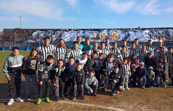 El Porvenir gritó campeón.