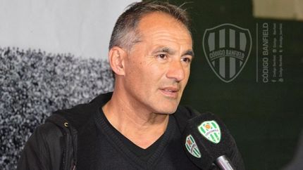 Defendió os colores del club hacia fines de los 80 y principio de los 90.