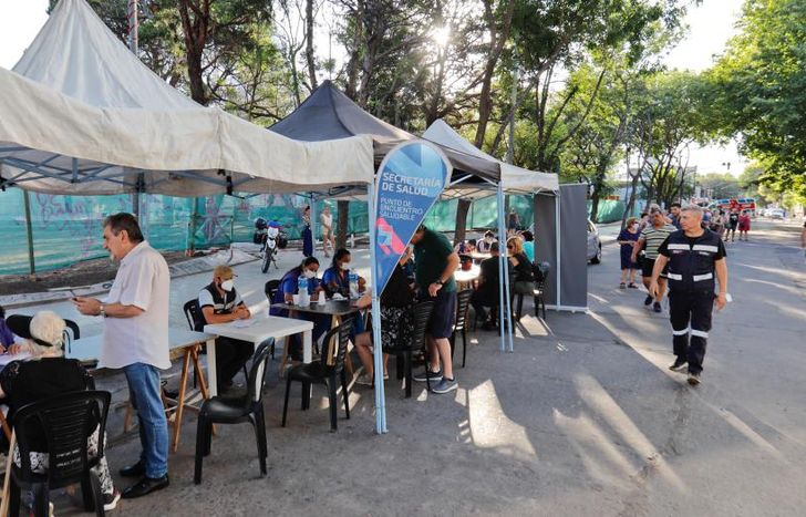 El fin de semana pasado aplicaron más de 1.800 dosis.