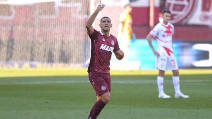El Pepe Sand festeja su gol. El Pepe Sand festeja su gol.