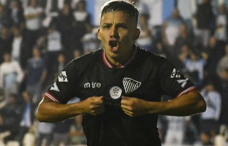 Axel Páez marcó el gol del empate de Los Andes ante Racing de Córdoba.