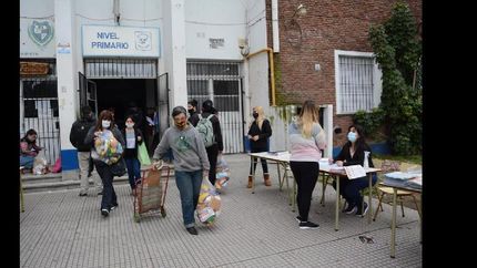 entregaron mas de 440 mil bolsones de comida en escuelas de lomas desde que comenzo la pandemia