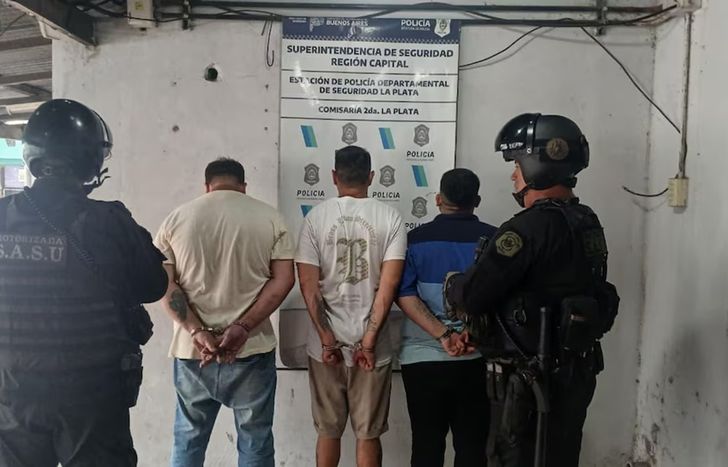 Los tres delincuentes detenidos.