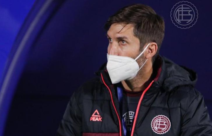 Lanús volvió al triunfo y Cuberas destacó el trabajo colectivo.