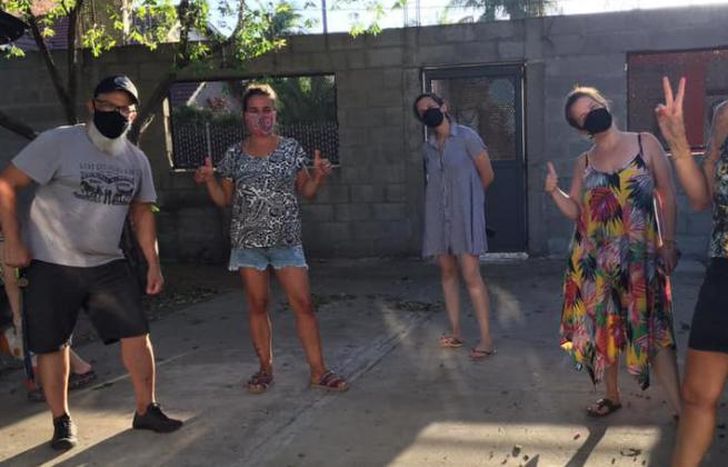 El grupo de amigos que se dedica a ayudar.