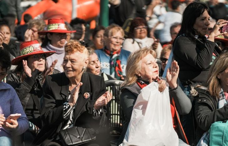 Las Nenas coparon la plaza Roberto Sánchez y disfrutaron de un gran festejo.