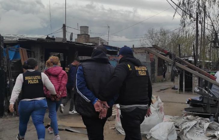 Los sospechosos quedaron tras las rejas por tráfico de drogas.