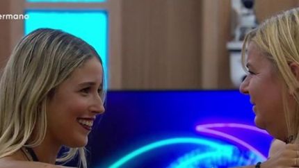 Virginia y una de sus hijas.