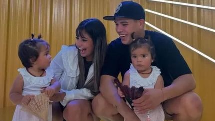 Daniela Celis y Thiago Medina, en familia.