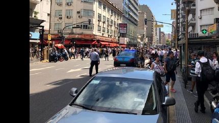 tiroteo en el microcentro: tres heridos y dos detenidos