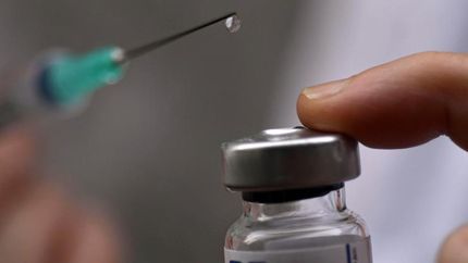 la vacuna no presenta efectos adversos casi en su totalidad.