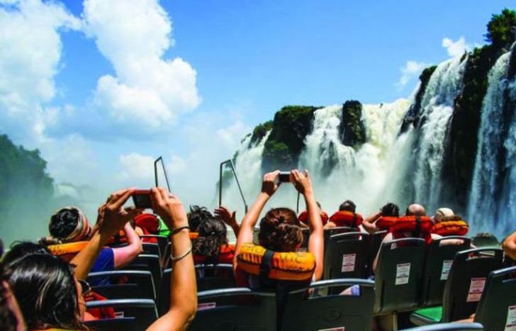 Las cataratas, limítrofe con Brasil.