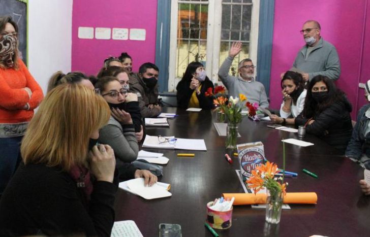 En Boulevard Polonia 33, Llavallol.