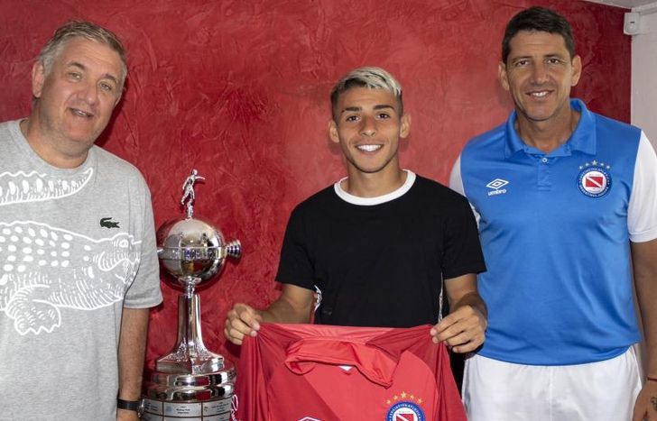 Diego Barros firmó hasta 2028 en el Bicho de La Paternal.