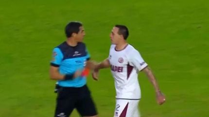 Se conoció la durísima sanción a Cristian Lema, defensor de Lanús, por su expulsión ante Colón por Copa Argentina. Se conoció la durísima sanción a Cristian Lema, defensor de Lanús, por su expulsión ante Colón por Copa Argentina.