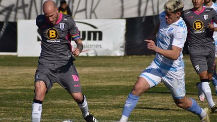 Franco Díaz va a la marca de Cristian Llama. Franco Díaz va a la marca de Cristian Llama.