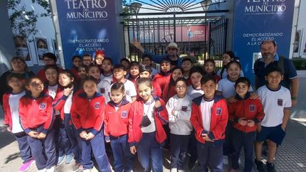 Los chicos de cuarto grado en el programa Lomas Turística.