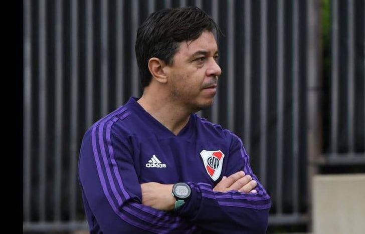 Gallardo juega al misterio en La Paternal.