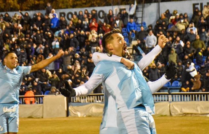 Gol y festejo de Luis López.