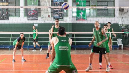 Defensores de Banfield debuta en Mar del Plata.