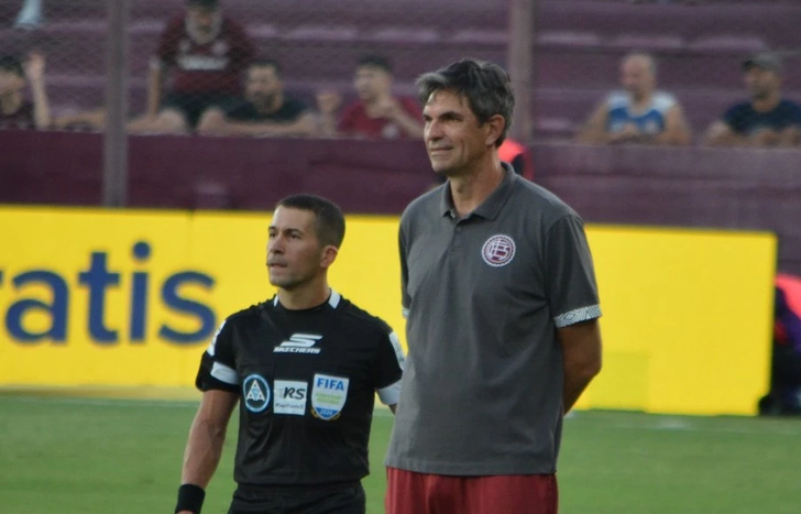 Mauricio Pellegrino destacó la rebeldía que mostró Lanús.