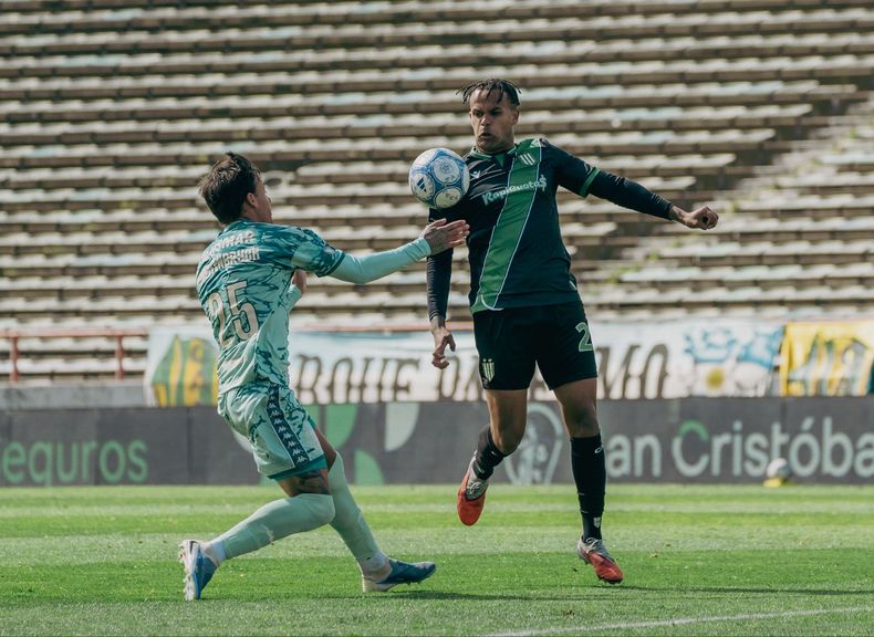Banfield pierde con Aldosivi en un duelo crucial por la permanencia.