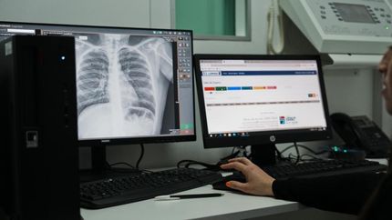 Los profesionales atenderán por orden de llegada.