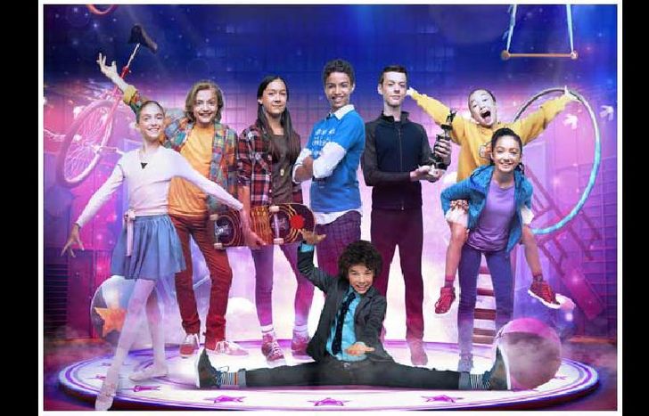 La serie cuenta la historia de chicos acróbatas.