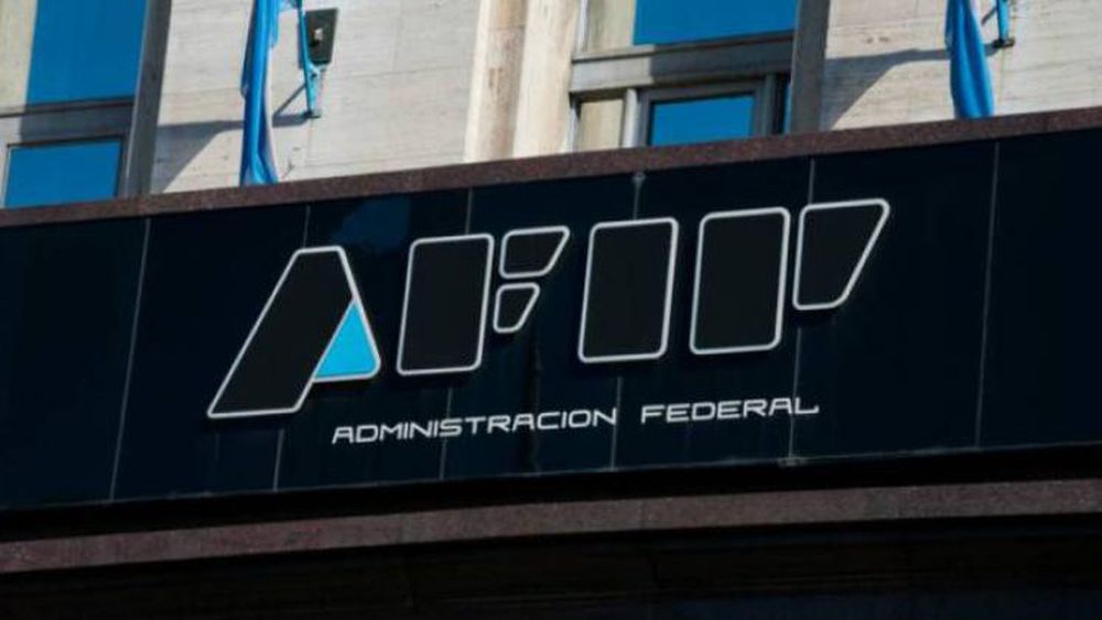 AFIP actualizó el monto a informar por compras con débito.