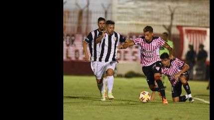 Silva se lesionó la semana pasada y estará 21 inactivo. Silva se lesionó la semana pasada y estará 21 inactivo.