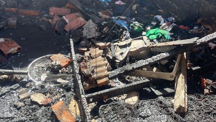 La casa quedó inhabitable. La casa quedó inhabitable.