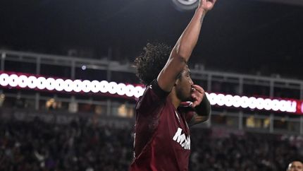 Lanús celebra en su casa ante Godoy Cruz.