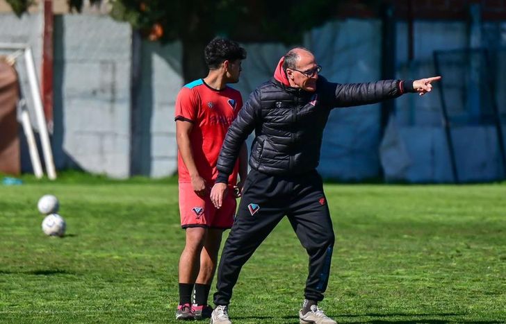Lisa analizó el rendimiento del equipo.