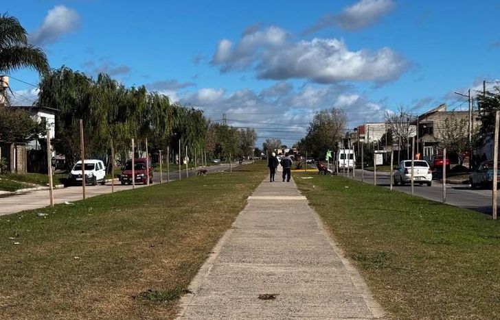 En el boulevard instalarán juegos, canchas, pérgolas, luminarias y árboles.