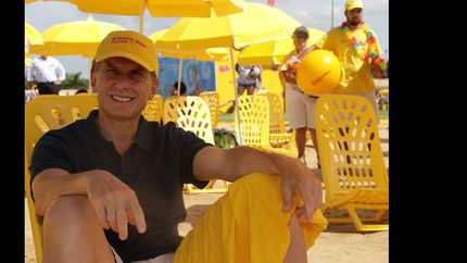 Macri, durante una de las campañas en la playa porteña.