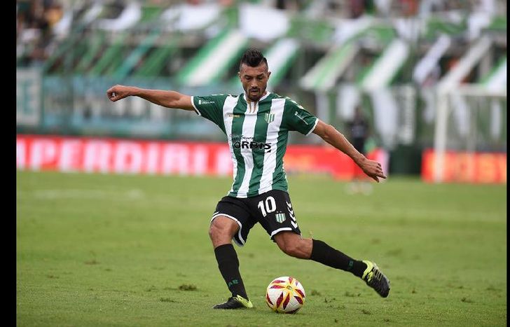 Dátolo es una de las figuras de este semestre en Banfield.