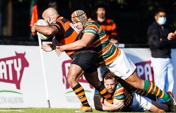 Lomas tropezó en el debut ante Olivos.