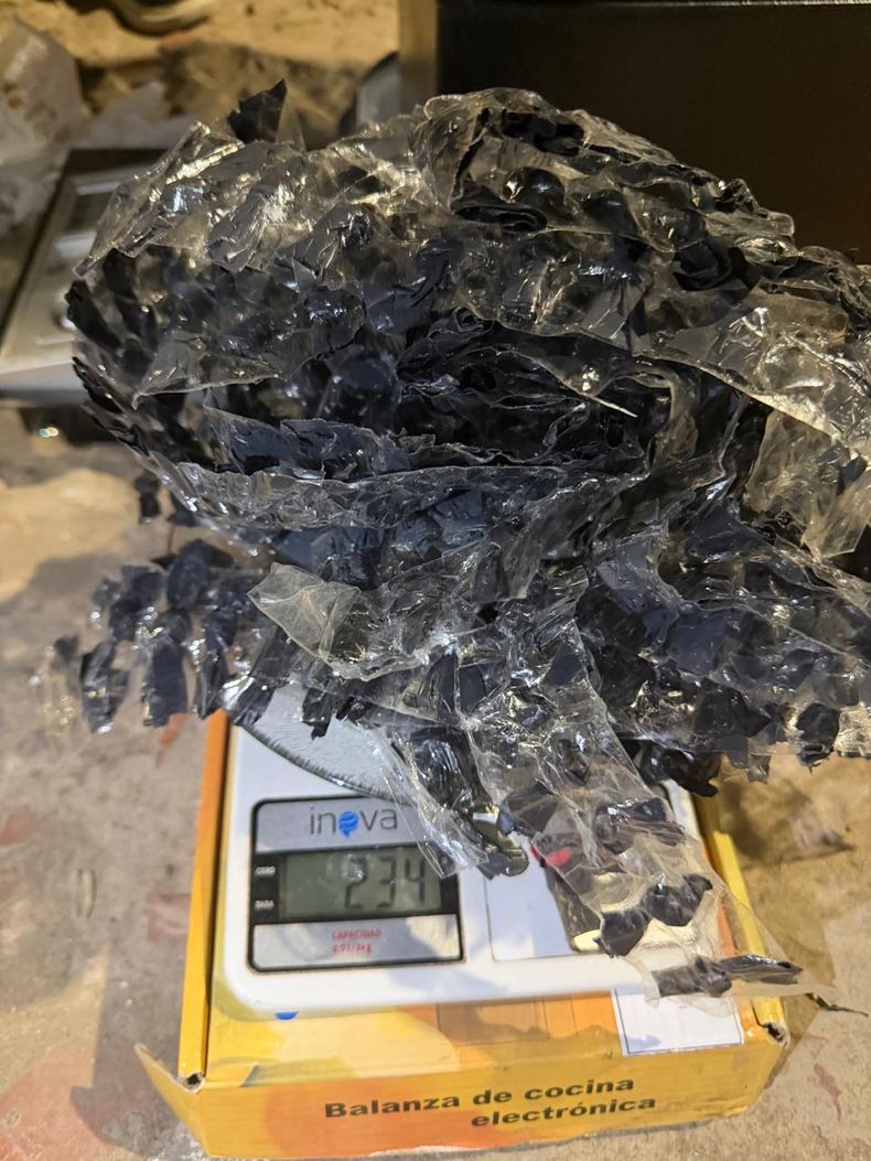 Droga incautada en los allanamientos realizados en Lomas de Zamora, Hurlingham y Moreno.