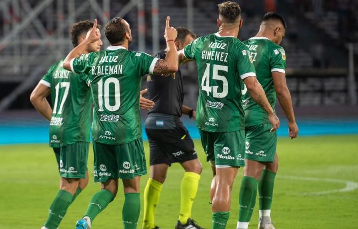 Brahian Aleman, de penal, le da la victoria a Banfield ante Talleres en Córdoba.