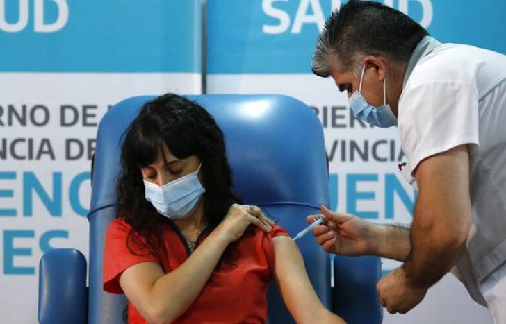 Hoy arribaron al país más de 300 mil dosis de la Sputnik.