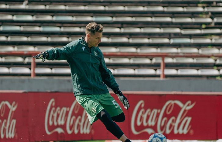 Diego Ruso Rodríguez nuevamente titular en Banfield.