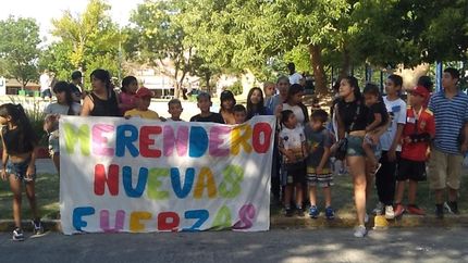 Diario La Unión | Cocinan cada sábado para los chicos del barrio.