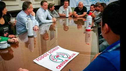 despedidos de cresta roja avanzan en negociaciones con el nuevo gobierno