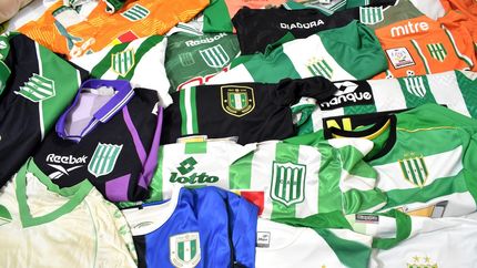 Los hinchas de Banfield podrán diseñar la nueva camiseta oficial. Los hinchas de Banfield podrán diseñar la nueva camiseta oficial.
