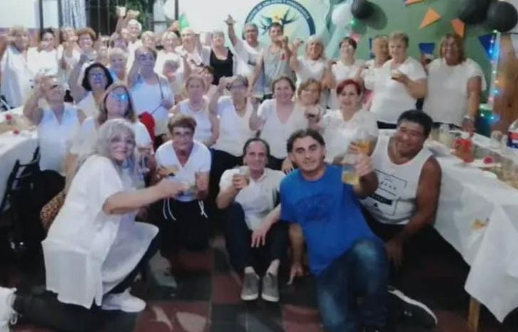 Un año de juntar a los adultos mayores para acompañarse, divertirse y compartir.